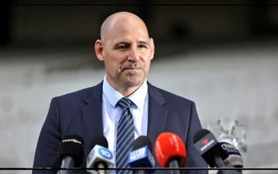 طالبان کے فیصلوں کے باعث افغان ٹیم کیخلاف سیریز سے دستبردار ہوئے’ نک ہوکلے