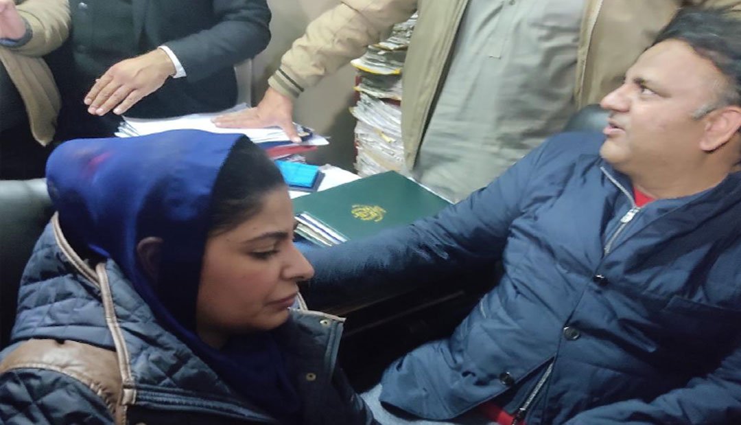 فواد چوہدری کو پیش نہ کرنے پر آئی جیز کے خلاف توہین عدالت کی درخواست دائر