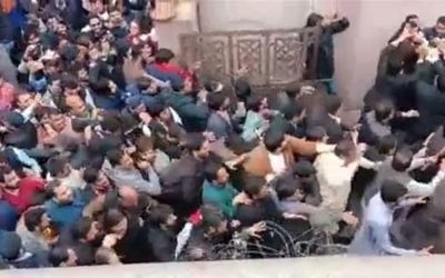 جلاؤ گھیراؤ، پولیس پر تشدد کیس میں گرفتار پی ٹی آئی کے 72 کارکن بری