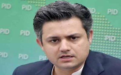 پی ٹی آئی رہنما حماد اظہر نے حکومت سے استعفی کا مطالبہ کر دیا