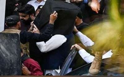 عدالت میں پیشی: چیرمین پی ٹی آئی پر پانی کی بوتل پھینک دی گئی