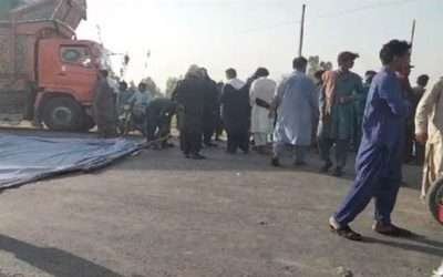 کندھ کوٹ ،3 ٹرک ڈرائیورز بازیاب نہ ہو سکے، ورثا کا دھرنا