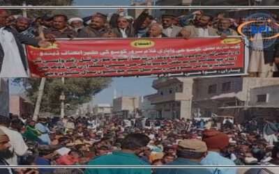 پولیس وردی میں ملبوس ڈاکوؤں نے بیوپاریوں کے گھر میں گھس کر ایک کروڑ سے زائد نقدی چھین لی،شدید احتجاج