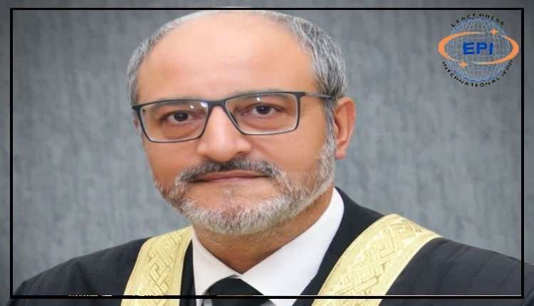 کمپیوٹر یا روبوٹ موافق حق یا آزادانہ رائے رکھنے کے قابل نہیں ہوں گے، جسٹس اسحاق کا خط